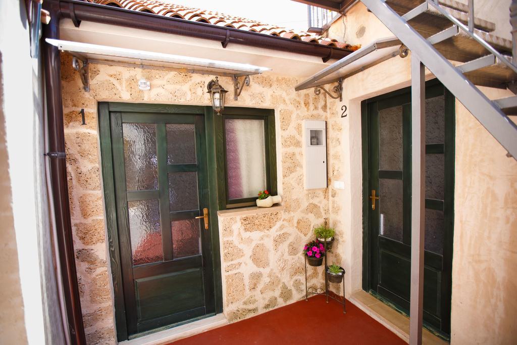 Studio Apartments Bonaca سبليت المظهر الخارجي الصورة